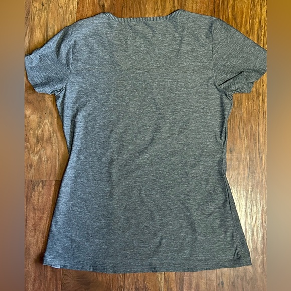 Eddie Bauer Women’s Workout Tee, Size M - Picture 4 of 6